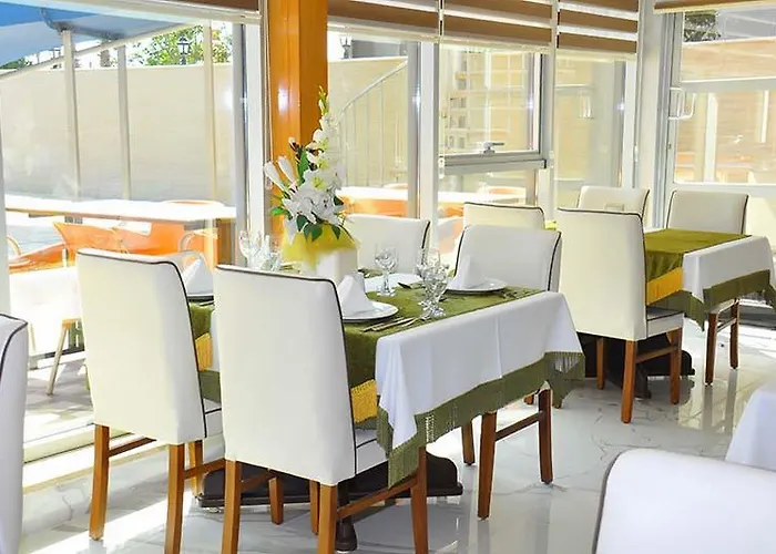 Bayar Garden Hotel 5*